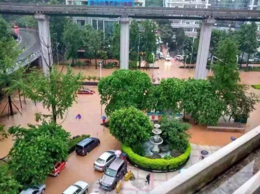 重庆暴雨一觉醒来看海,重庆暴雨看海