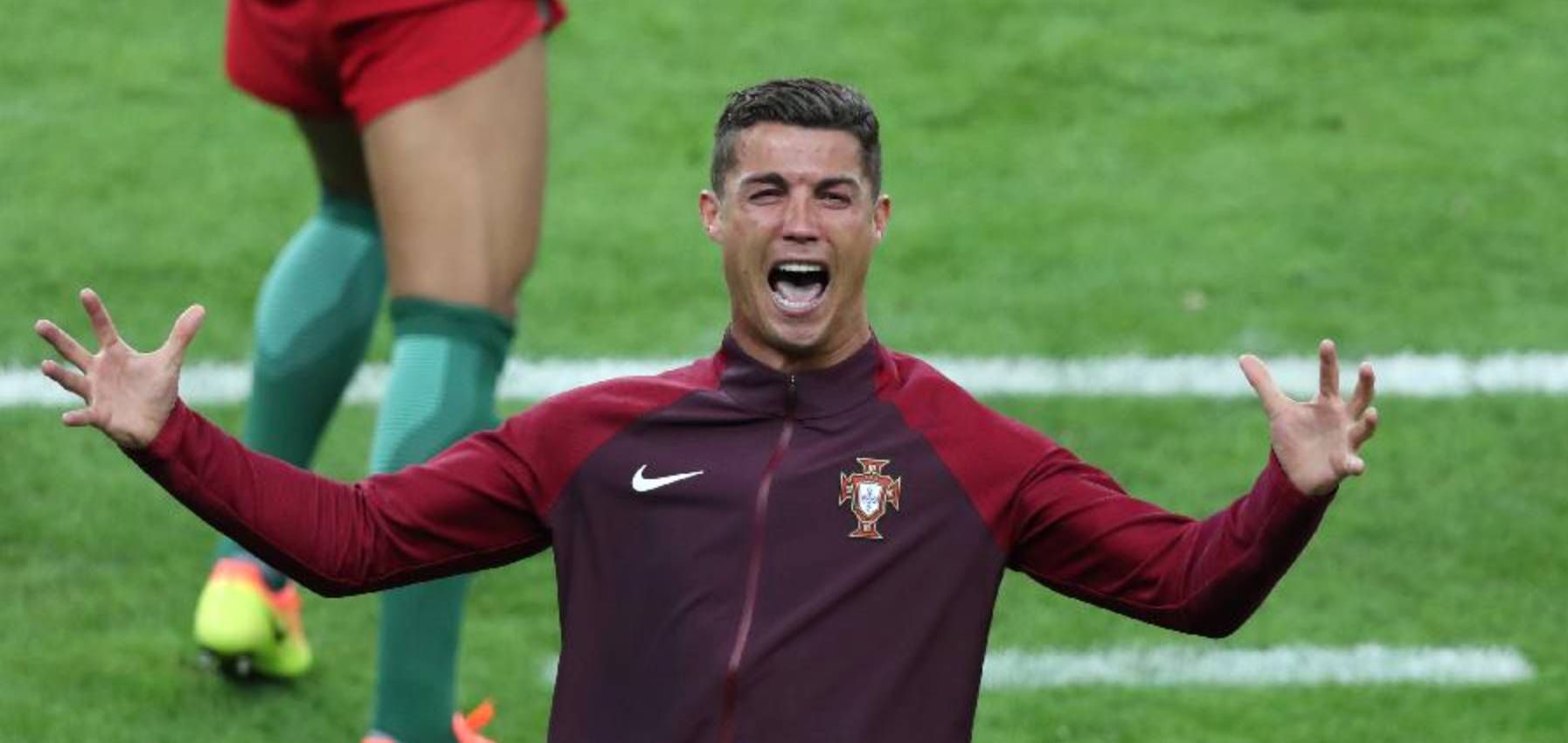 为什么足球让人那么疯狂,足球为什么会让人痴狂