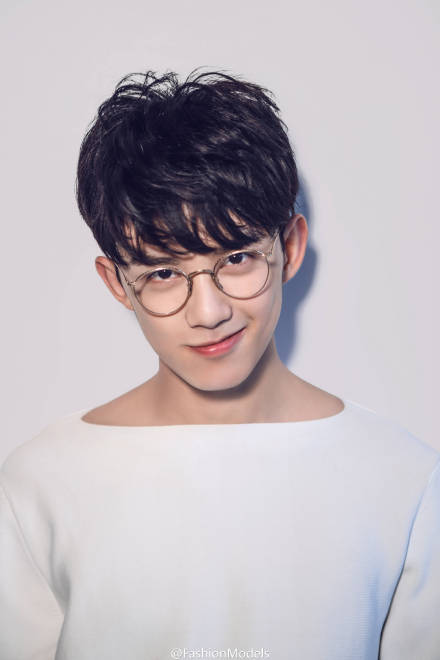 鍒樿瘲璇楀惔纾婂悓鍙版椂灏歝osmo鐜板満,cosmo鏃跺皻鐩涘吀杩附鐑反鍚寸鑾峰