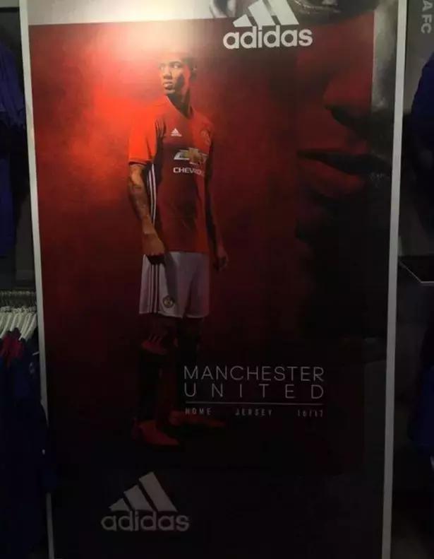 曼联中国春节球衣,伊布曼联新赛季号码