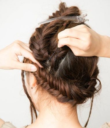 最新100种简单韩式盘发步骤图解,2款简单的盘发优雅更显气质