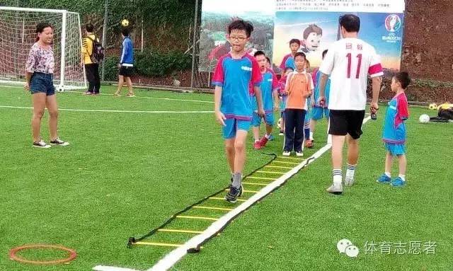 有传闻，苍老师要到6号体育公园开班，教足球，与粉丝互动？！