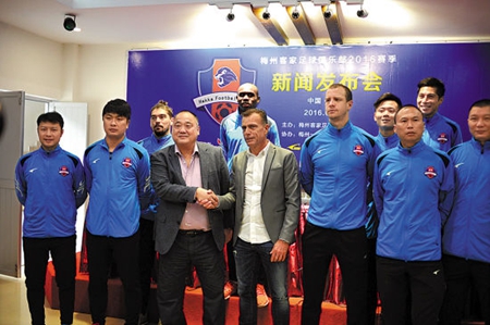 又见经典套路无论主教练是谁只要曹阳在他们都是傀儡