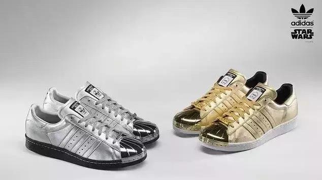 颤抖吧！一起来设计一双“拉痛恨”配色的三叶草吧！