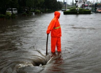 遇到暴雨来临，我们该怎么办？