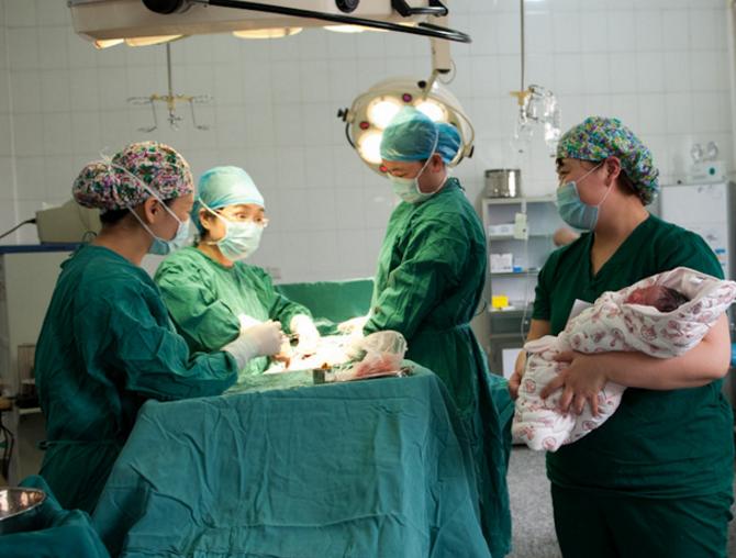 38岁产妇剖腹产经历,剖腹产38周宫缩是什么原因