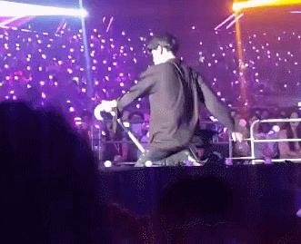 exo近期表演咆哮,exo最近一次合体跳舞