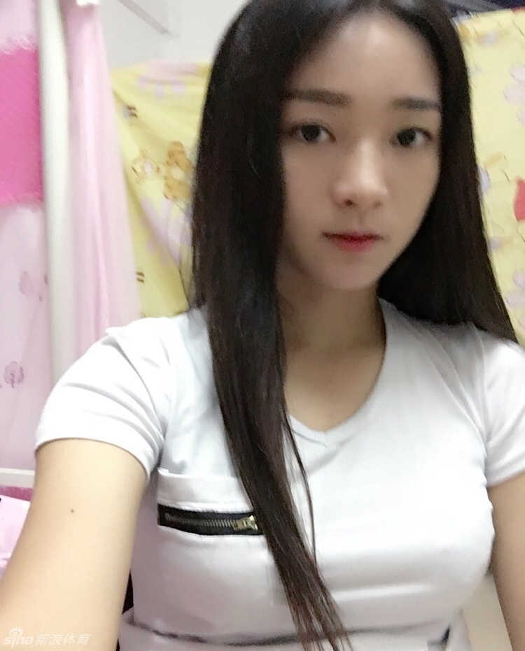 神似关晓彤的女高中生,关晓彤足球女孩