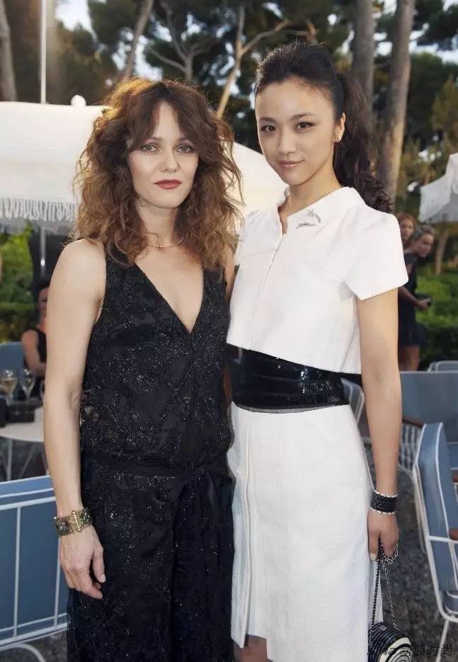 汤唯的气质真不一般,汤唯穿什么都是少年感