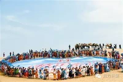 今日奈曼综合新闻《百对新人情定金沙》《抢抓好机遇探讨新思路共谋新发展》《奈曼斯布呼勒敖包文化节吸引万余人》等