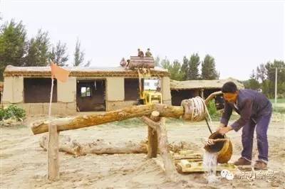 今日奈曼综合新闻《百对新人情定金沙》《抢抓好机遇探讨新思路共谋新发展》《奈曼斯布呼勒敖包文化节吸引万余人》等