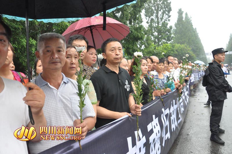 维和牺牲英雄李磊回家,维和军人李磊牺牲