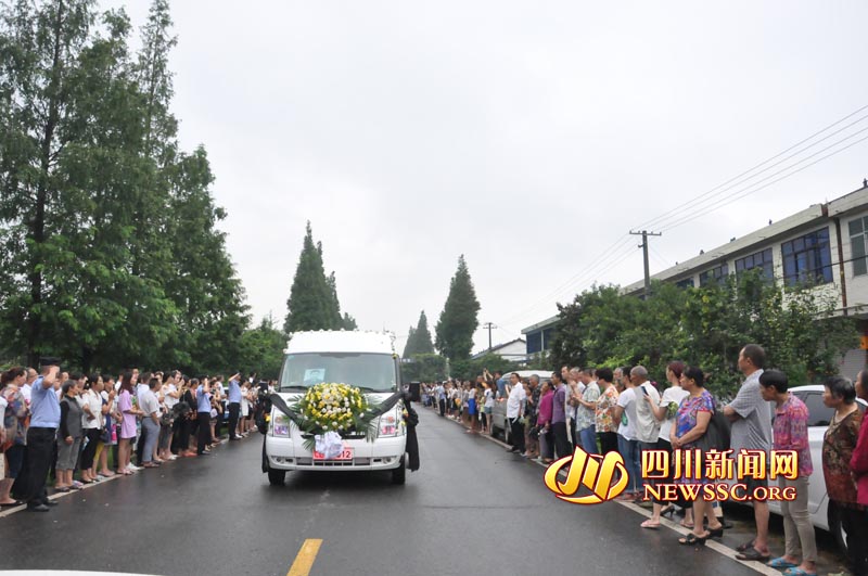 维和牺牲英雄李磊回家,维和军人李磊牺牲