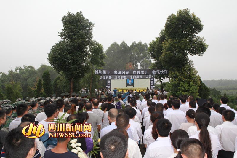 维和牺牲英雄李磊回家,维和军人李磊牺牲