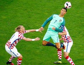 c罗欧洲杯眼泪,04年欧洲杯c罗的泪水