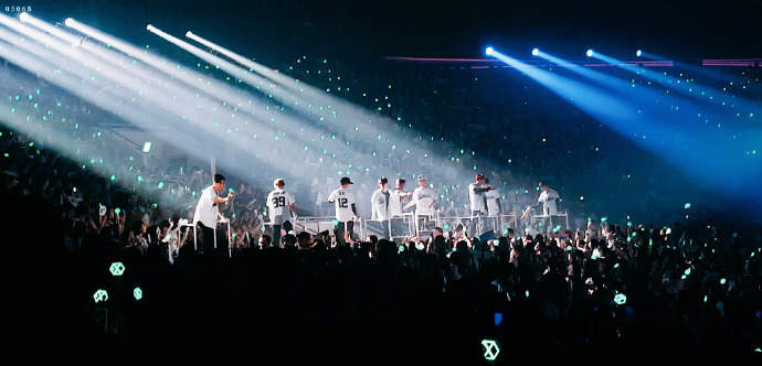 exo近期表演咆哮,exo最近一次合体跳舞