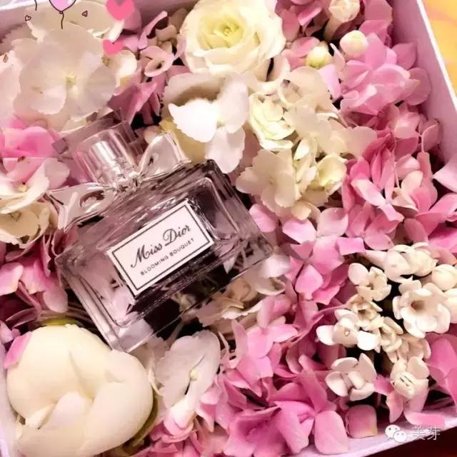 男朋友送我的礼物在我看来很贵,男朋友送的礼物吓人