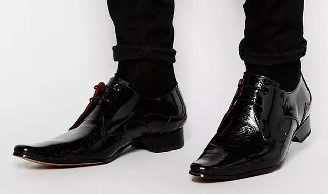 又丑又贵的鞋男夏季穿什么,男士夏天鞋子