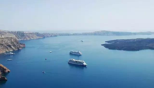 圣托里尼曲子,圣托里尼演奏