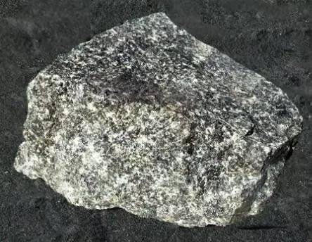 常见的岩石矿物标本图集名称,常见岩浆岩识别记录表