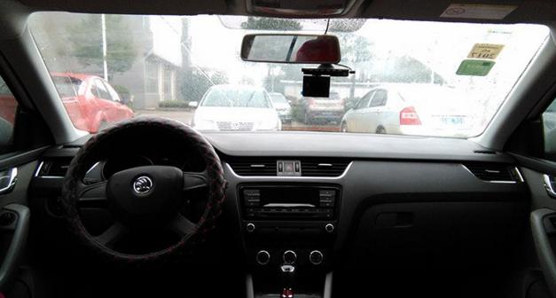 18款明锐1.6l自动豪华版功能讲解,斯柯达明锐1.5自动豪华版空间评测