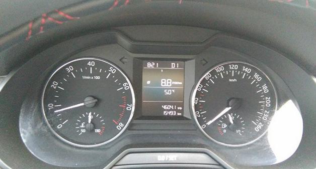 18款明锐1.6l自动豪华版功能讲解,斯柯达明锐1.5自动豪华版空间评测