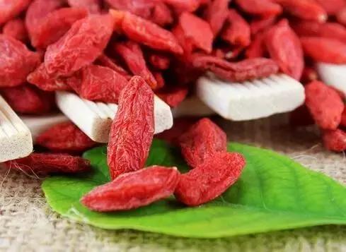 气血足面色白皙红润,气血不足吃什么食物能补足