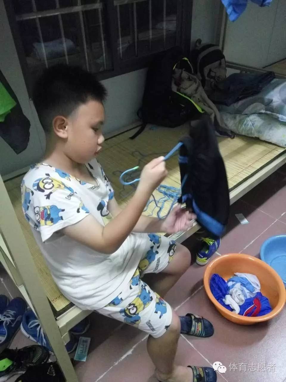 有传闻，苍老师要到6号体育公园开班，教足球，与粉丝互动？！