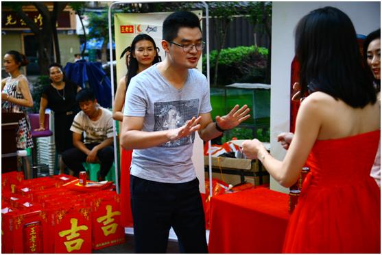 李记称盘串串火锅店,李记称盘串串牛杂火锅