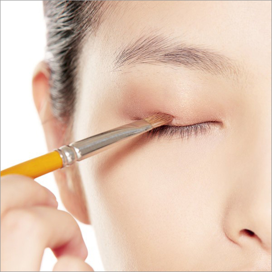 夏天晕妆的正确化妆方法,化妆怎样才不晕妆