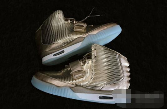 阿迪耐克7月,阿迪达斯8月底补货6款鞋