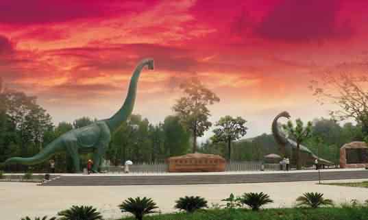 小孩脚下的足球，考古学家眼中的国宝，如今已震惊世界