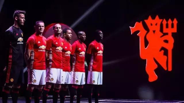 曼联中国春节球衣,伊布曼联新赛季号码