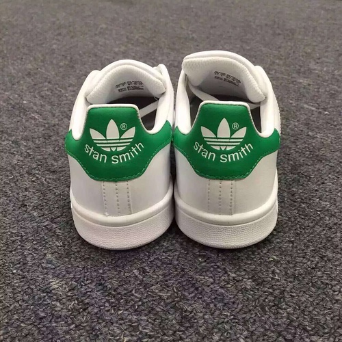 喏，你要的小白鞋都在这儿了