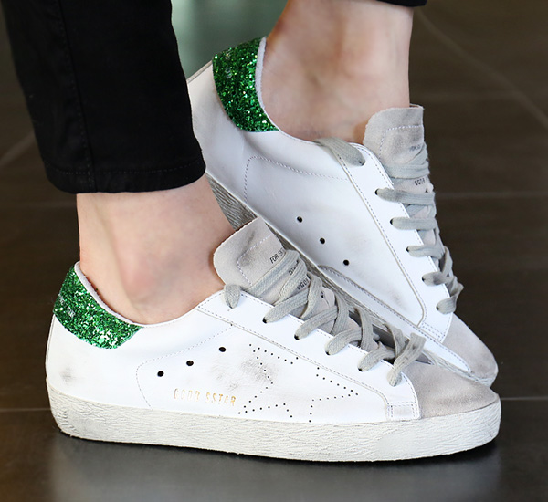 喏，你要的小白鞋都在这儿了