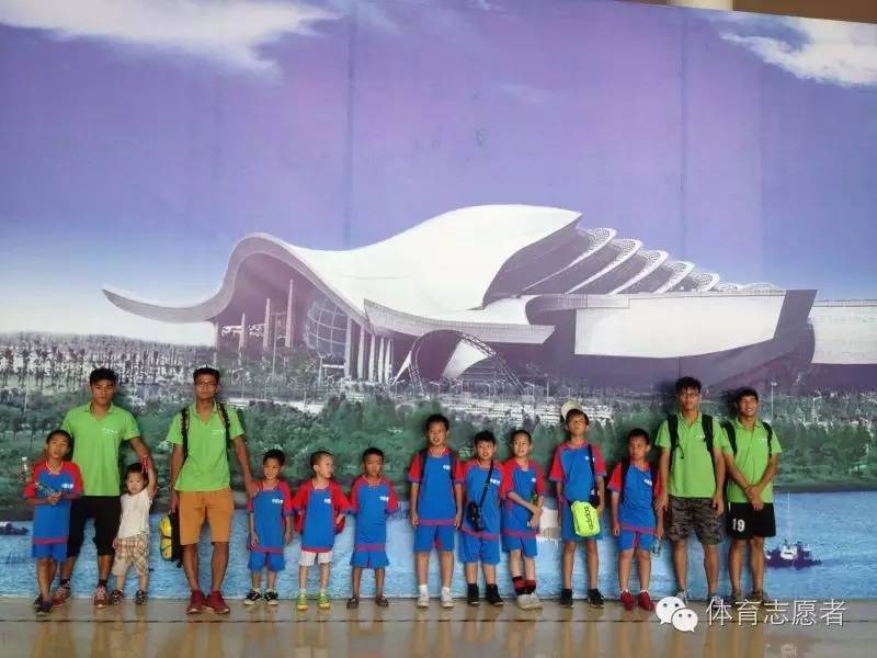 有传闻，苍老师要到6号体育公园开班，教足球，与粉丝互动？！