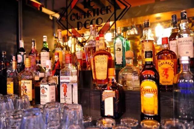 鐏孩閰掔豢澶嶅彜,鐏孩閰掔豢娓呭惂