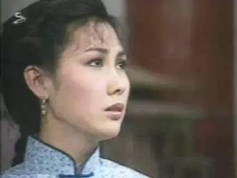 她是一剪梅中的沈心慈，传被李立群抛弃嫁陈震雷