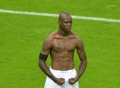 足坛现役各大球星腹肌照,足坛十大有腹肌的人