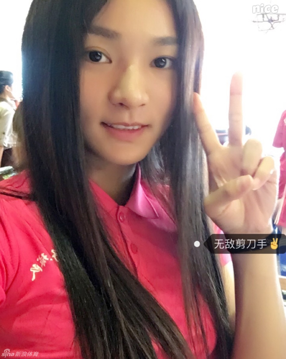 神似关晓彤的女高中生,关晓彤足球女孩