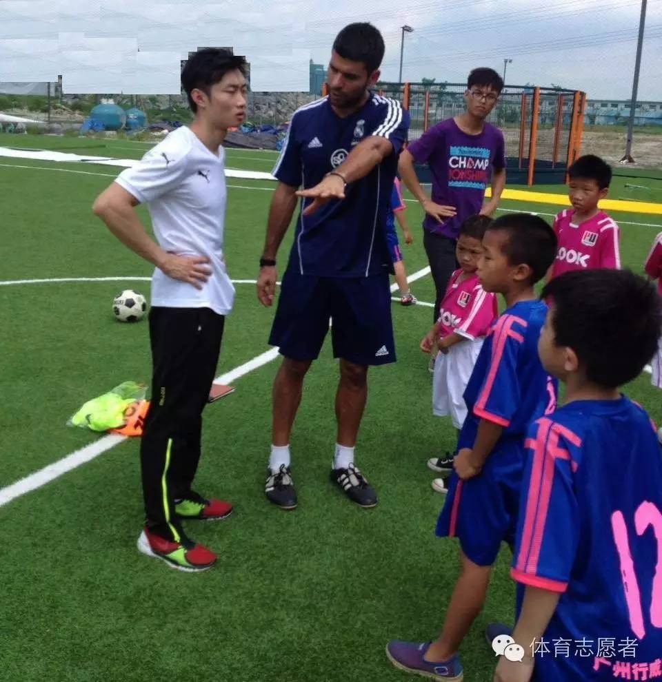 有传闻，苍老师要到6号体育公园开班，教足球，与粉丝互动？！