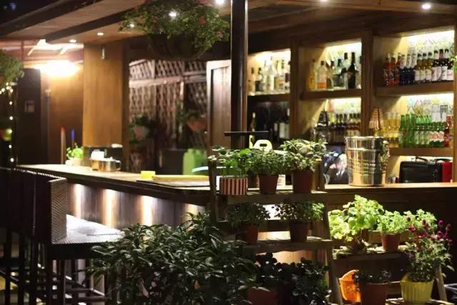 鐏孩閰掔豢澶嶅彜,鐏孩閰掔豢娓呭惂