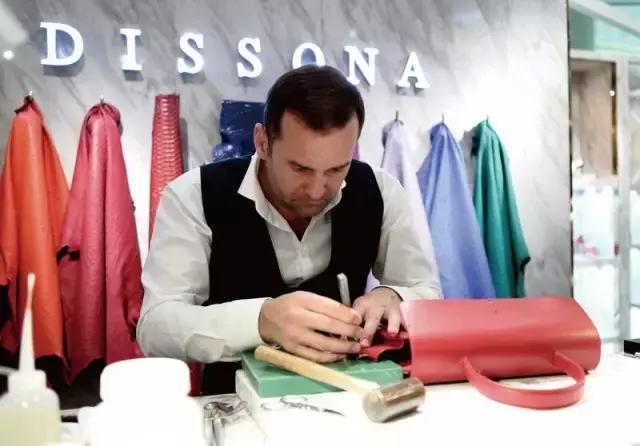 高圆圆最新背的包包,高圆圆剧中包包