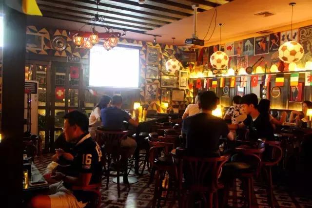 鐏孩閰掔豢澶嶅彜,鐏孩閰掔豢娓呭惂