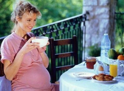 意外怀孕流产有哪些症状,孕初期肚子胀气是先兆流产症状吗