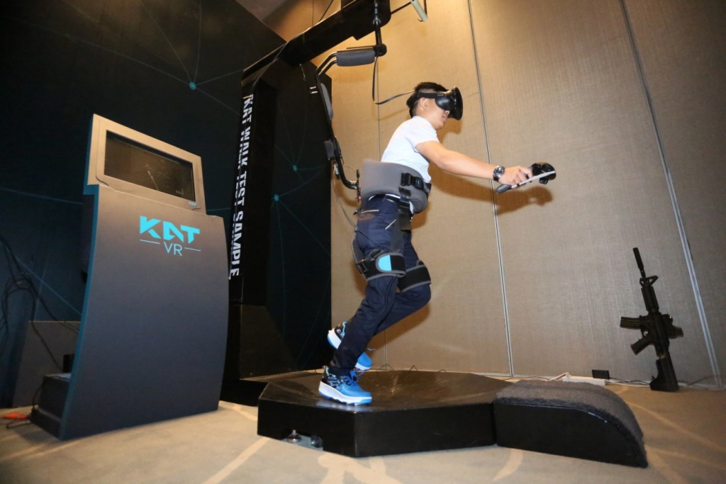 vr虚拟世界自由奔跑,如何在迷你世界里自动奔跑