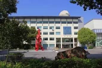 这个美丽的“少年”寻找18位德才兼备的名师，你敢来试试吗？| 招聘