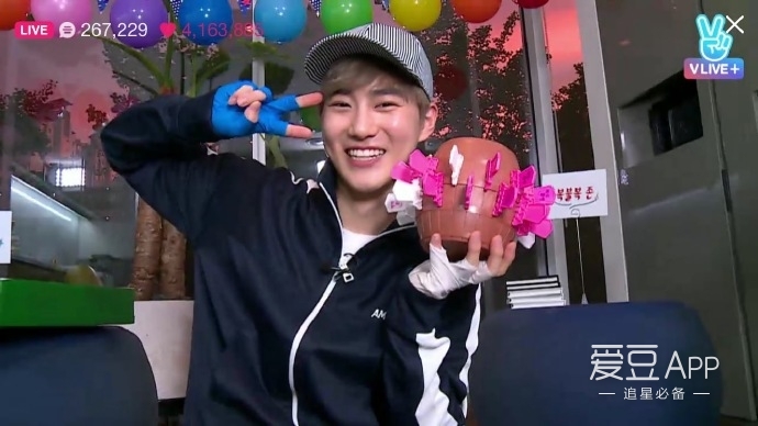 exo分享吴世勋,exo2019年末直播