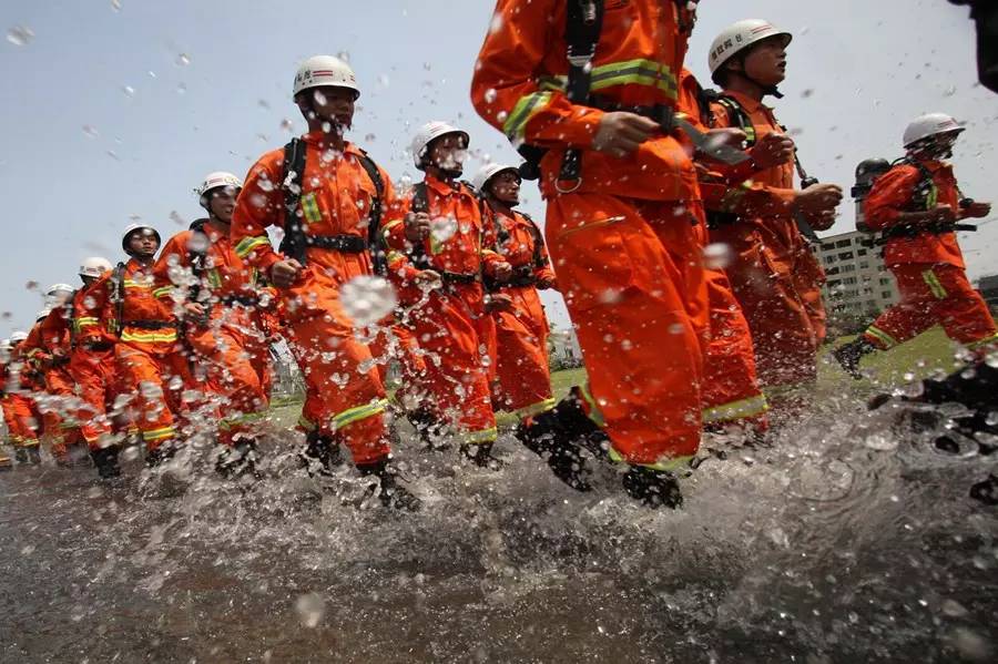 要闻|只有起点没有终点——市公安消防局创人民满意永远在路上