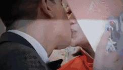 这个爱骂人的玉女收服了香港最拽的古惑仔还名正言顺当恋爱教父